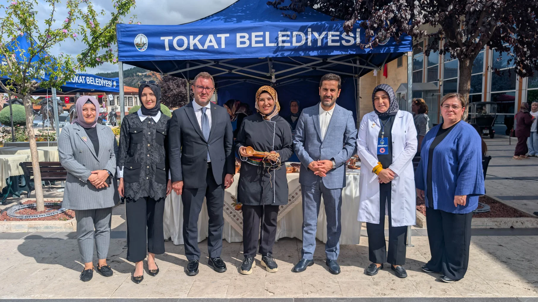 Tokat’ta Ahilik Haftası’na Özel Kadın Eli Çarşısı İlgi Gördü Tokat Belediyesi BELMEK tarafından Ahilik Haftası kapsamında düzenlenen Kadın Eli