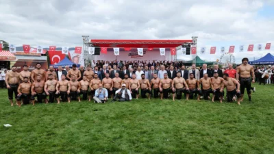 Tokat Belediyesi tarafından ikinci kez düzenlenen Yağlı Pehlivan Güreşleri’nde 293